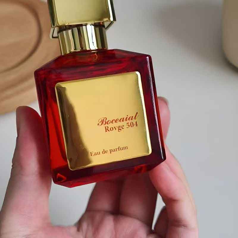 바카라 540 에센스 향수는 풍부하고 매혹적인 동양 꽃 - Amber Musk Oil 리뷰 및 가격